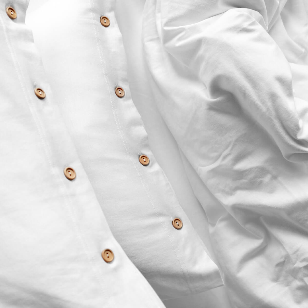 бели калъфки за възглавници и спално бельо